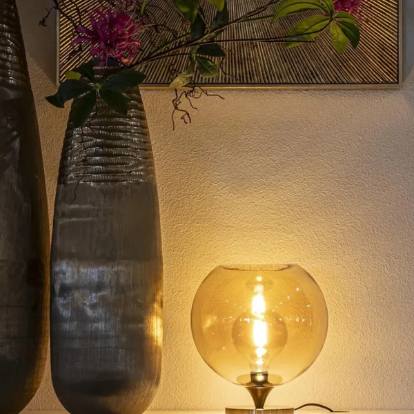 amber_glazen_tafellamp_me_4.webp Flash Sale Straluma Amber glazen tafellamp met gouden voet