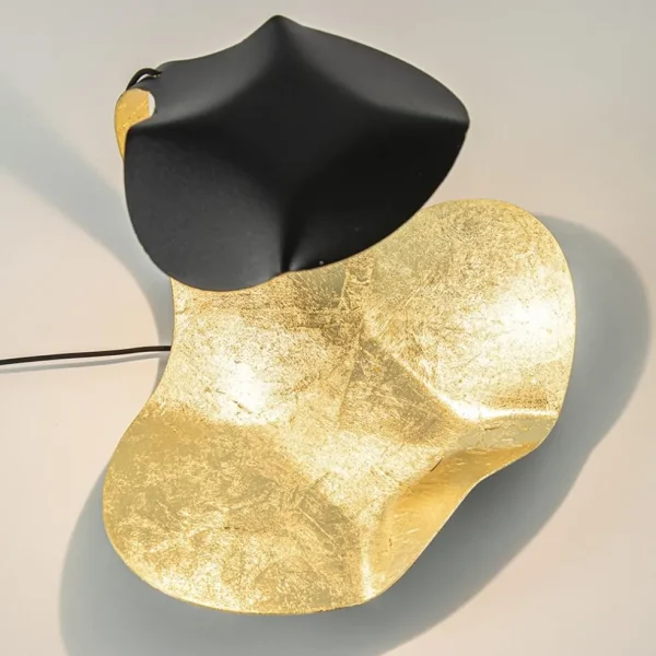 chique_design_tafellamp_l_2.webp Online Straluma Chique design tafellamp LED zwart met goldleaf