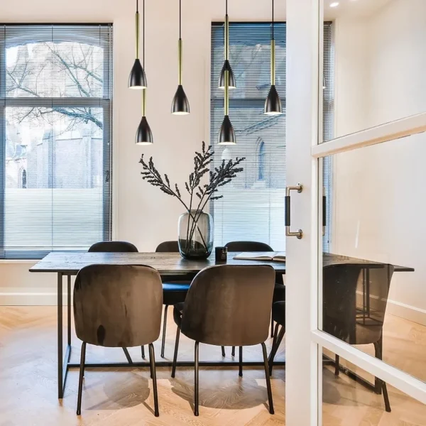 chique_lichts_hanglamp_zw_4-1.webp Best Sale Straluma Chique 8-lichts hanglamp zwart met goud