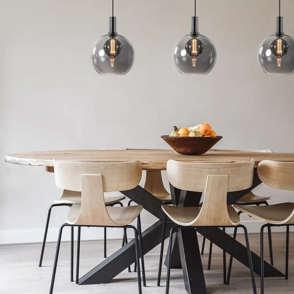 chique_lichts_hanglamp_zw_4-2.webp Outlet Straluma Chique 3-lichts hanglamp zwart met smoke glazen bollen