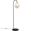 chique_vloerlamp_zwartgou_1.webp Online Straluma Chique vloerlamp zwart/goud met opaal glas