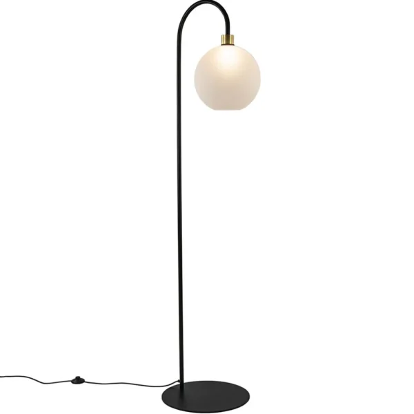 chique_vloerlamp_zwartgou_1.webp Online Straluma Chique vloerlamp zwart/goud met opaal glas