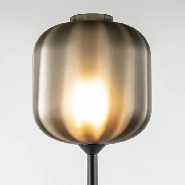 design_vloerlamp_zwart_me_2-1.webp Shop Straluma Design vloerlamp zwart met mat zwarte glazen kap