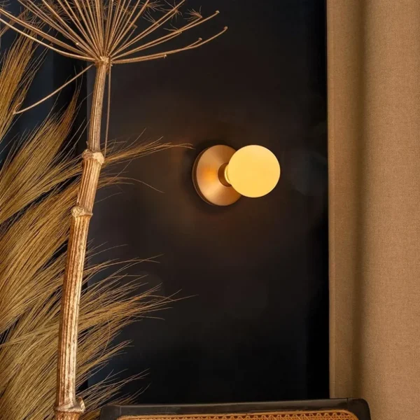 dimbare_wandlamp_op_batte_4.webp Hot Straluma Dimbare wandlamp op batterij goud met frosted