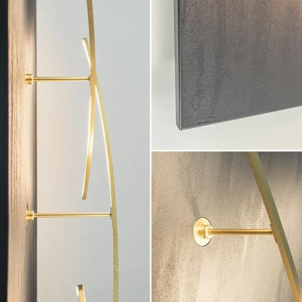 grote_design_wandlamp_met_3.webp Online Straluma Grote design wandlamp met gouden kapjes