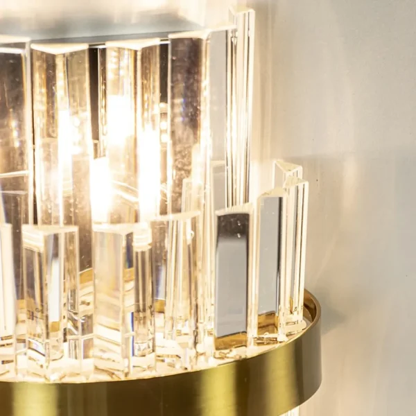 klassieke_wandlamp_brushe_3.webp Hot Straluma Klassieke wandlamp brushed brass met helder kristal