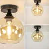 kleine_plafondlamp_zwart__3.webp Flash Sale Straluma Kleine plafondlamp zwart met amber glazen bol