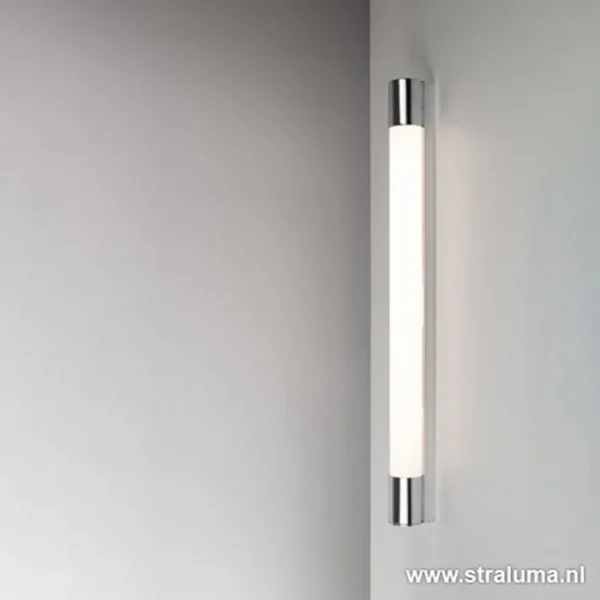 led_badkamerwandlamp_met__1-1.webp Outlet Straluma LED badkamer-wandlamp met stopcontact