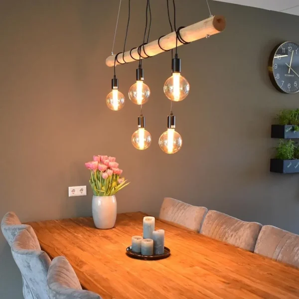 lichts_hanglamp_houten_ba_4.webp Best Straluma 5-Lichts hanglamp houten balk met zwarte pendels
