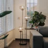 lichts_vloerlamp_met_smok_4.webp Fashion Straluma 3-Lichts vloerlamp met smoke glazen kappen reliëf