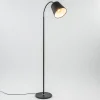 mat_zwarte_vloerlamp_met__1.webp New Straluma Mat zwarte vloerlamp met goud en kunststof kap