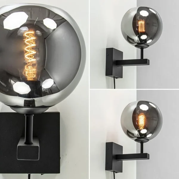 mat_zwarte_wandlamp_met_s_3.webp Best Sale Straluma Mat zwarte wandlamp met smoke glazen bol 20 cm