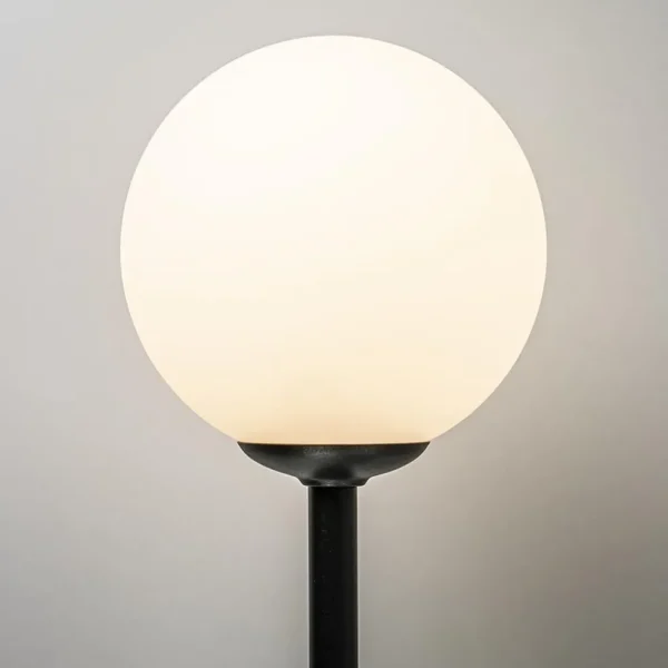 retro_wandlamp_zwart_met__2.webp Best Straluma Retro wandlamp zwart met witte glazen bol