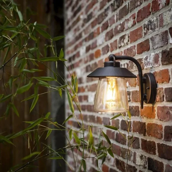 robuuste_buitenlamp_wand__4.webp Shop Straluma Robuuste buitenlamp wand zwart met roest en glas