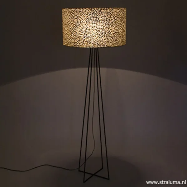 schelpen_vloerlamp_met_me_1.webp Best Straluma Schelpen vloerlamp met metaal groot