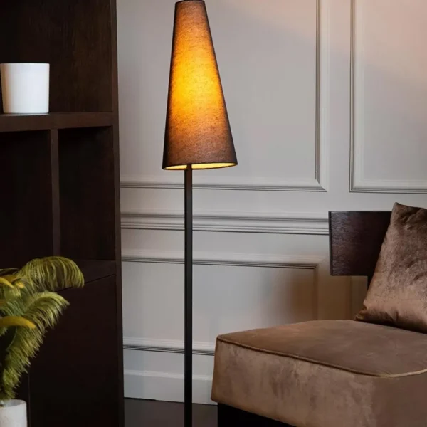 staande_schemerlamp_mat_z_4.webp Clearance Straluma Staande schemerlamp mat zwart met linnen kap