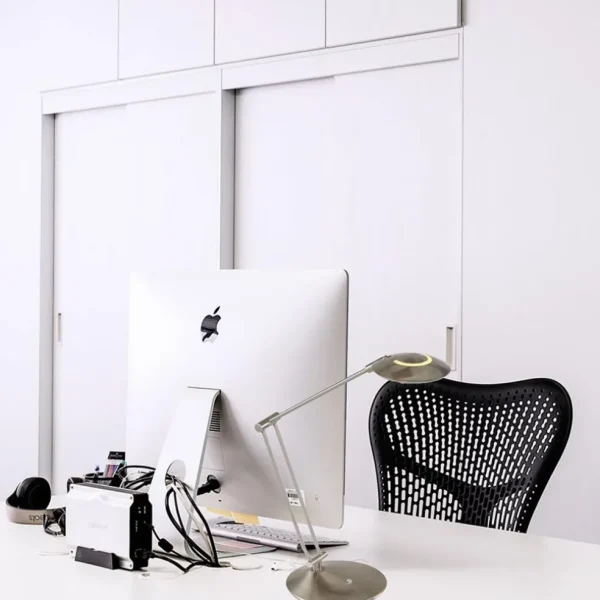 stalen_bureautafellamp_in_4.webp Store Straluma Stalen bureau/tafellamp inclusief LED