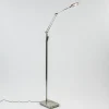 strak_klassieke_leeslamp__1-1.webp Discount Straluma Strak klassieke leeslamp nikkel met dimbaar LED