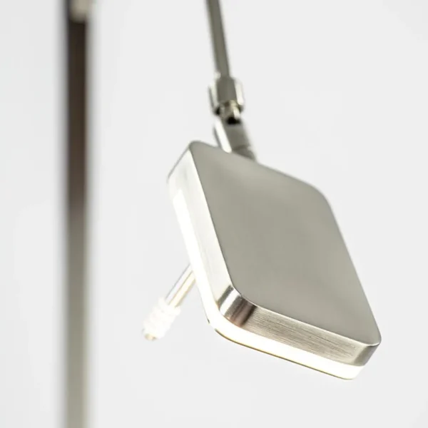 strak_klassieke_leeslamp__3-1.webp Discount Straluma Strak klassieke leeslamp nikkel met dimbaar LED