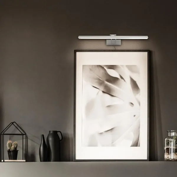 strak_klassieke_schilderi_4.webp Store Straluma Strak klassieke schilderij wandlamp geborsteld staal
