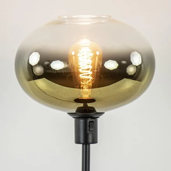 trendy_tafellamp_zwart_me_2.webp Shop Straluma Trendy tafellamp zwart met glazen kap helder/goud