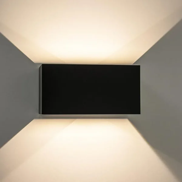 wandlamp_davos_cm_zwart_i_4.webp Best Straluma Wandlamp Davos 20cm zwart IP54 2700k