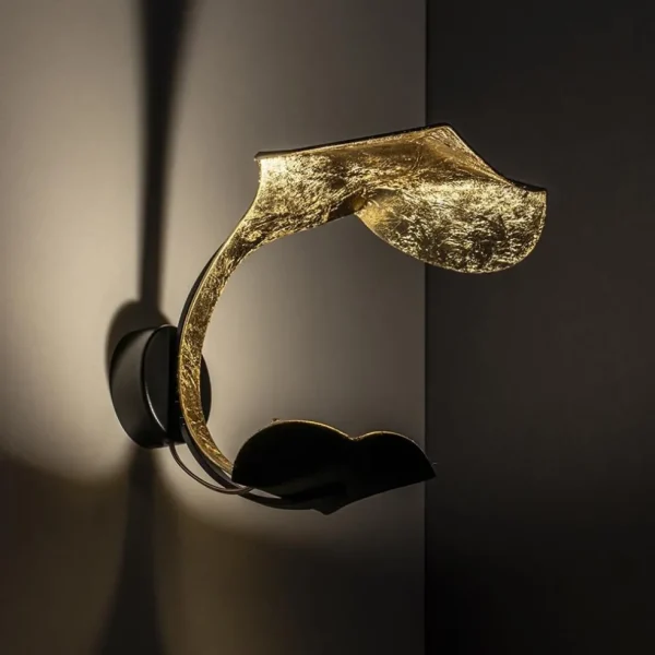 wandlamp_le_gigine_zwartg_4.webp Fashion Straluma Wandlamp Le Gigine zwart/goldleaf 2700k