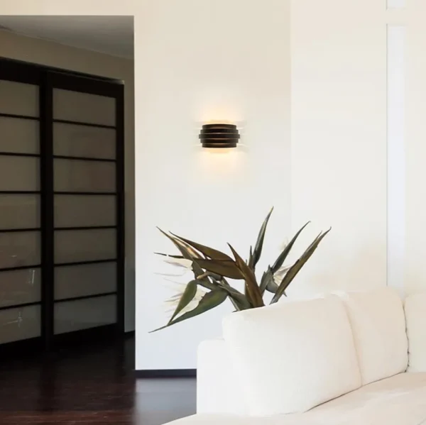 wandlamp_scudo_zwartgoud__4.webp Store Straluma Wandlamp Scudo zwart/goud 25cm