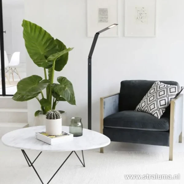 Fashion Straluma Zwarte led vloerlamp met touchdimmer
